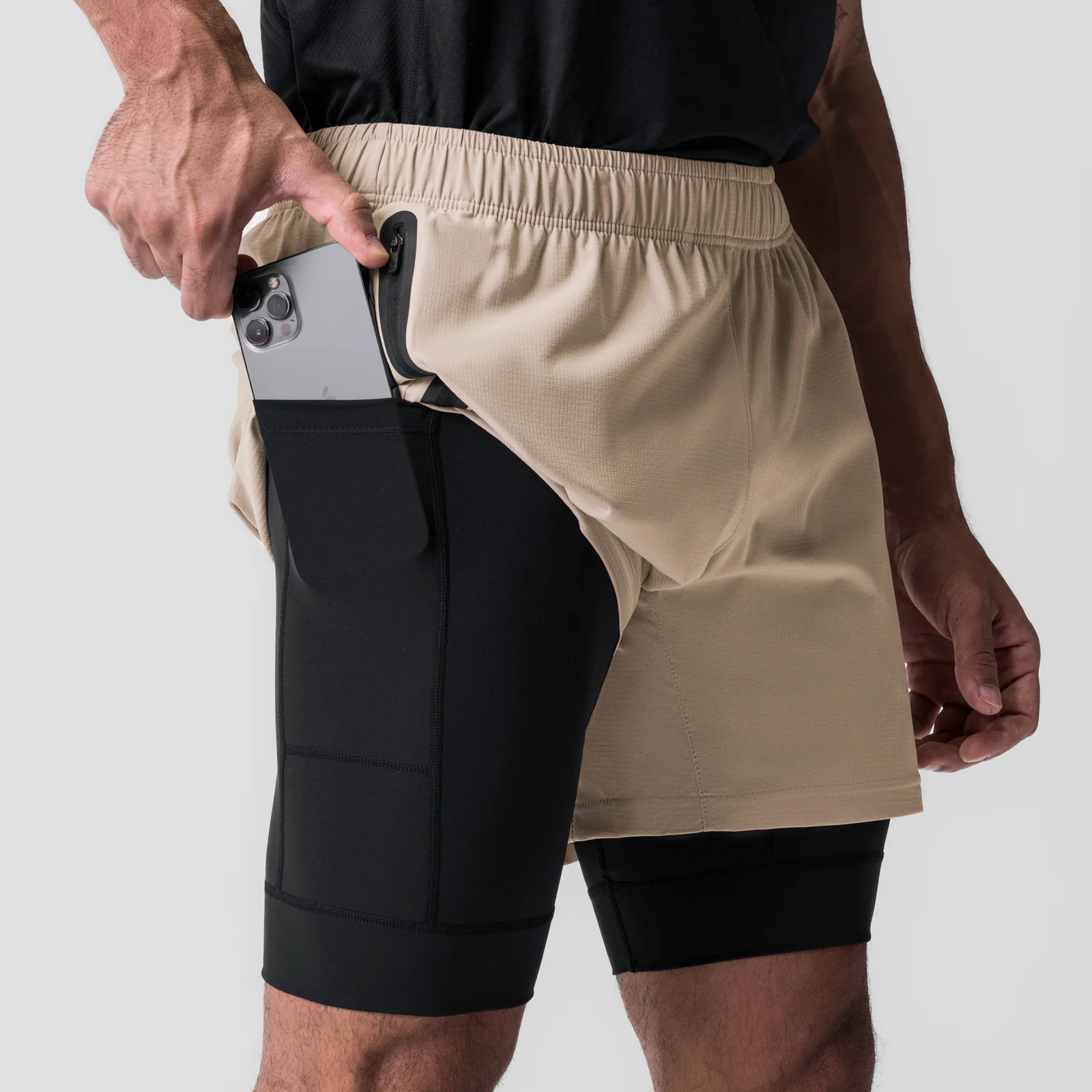 0784. Ultralite™ 6" Liner Short - Beige/Black - Image 3