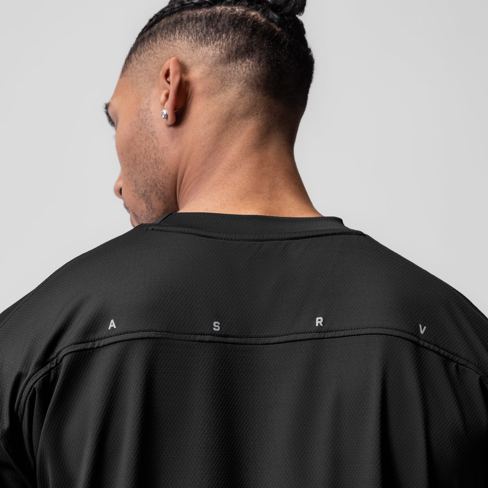 0822. AeroSilver® Oversized Tee - Black - Image 4