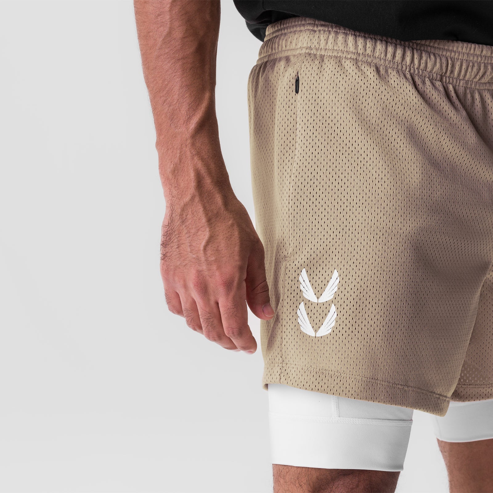 0848. SilverPlus™ Mesh 5" Liner Short - Khaki/White - Image 4