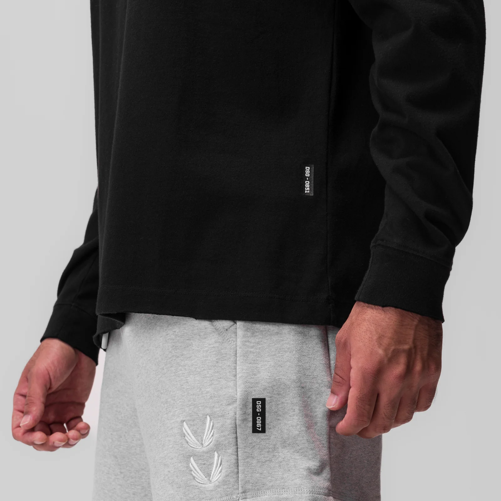 0851. Tech Essential™ Relaxed Long Sleeve - Black - Image 5