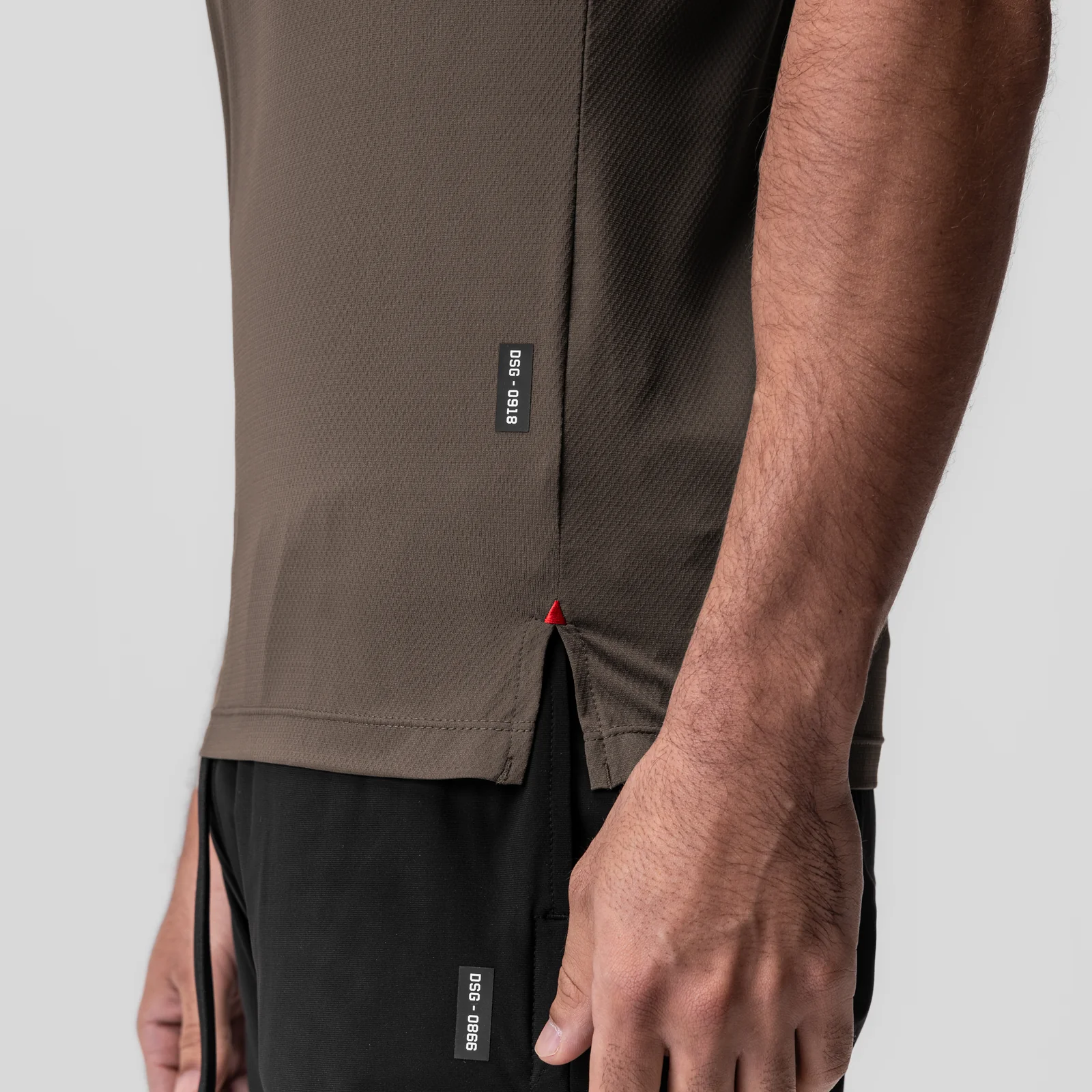 0918. AeroSilver® Fitted Tee - Deep Taupe - Image 5