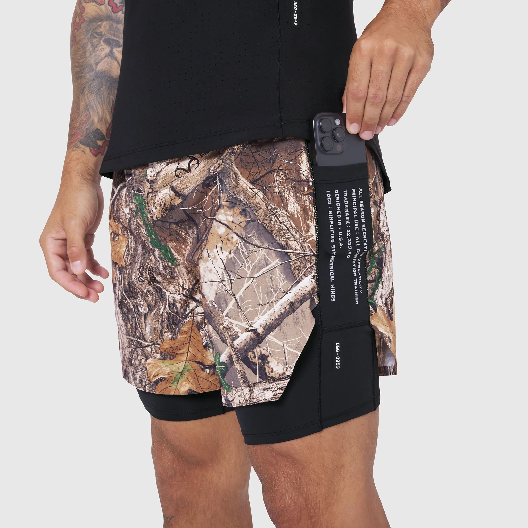 0953. Aerotex™ Hybrid Liner Short - Realtree® Edge - Image 4