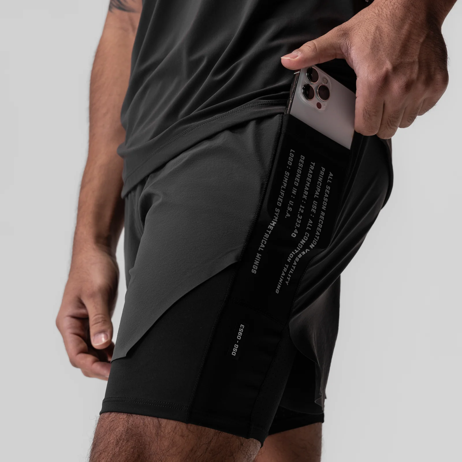 0953. Aerotex™ Hybrid Liner Short - Space Grey/Black - Image 4