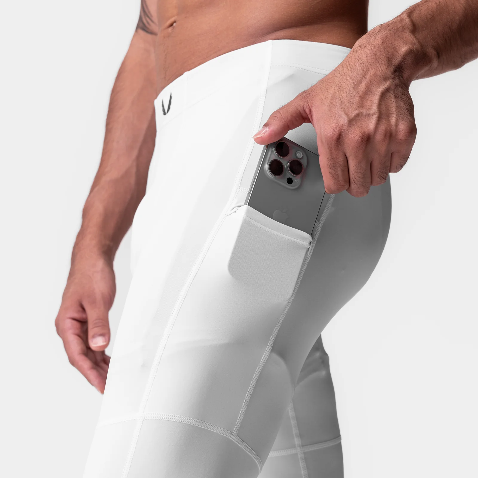 0977. WarpFlexx-Lite® 3/4-Length Legging - White - Image 3