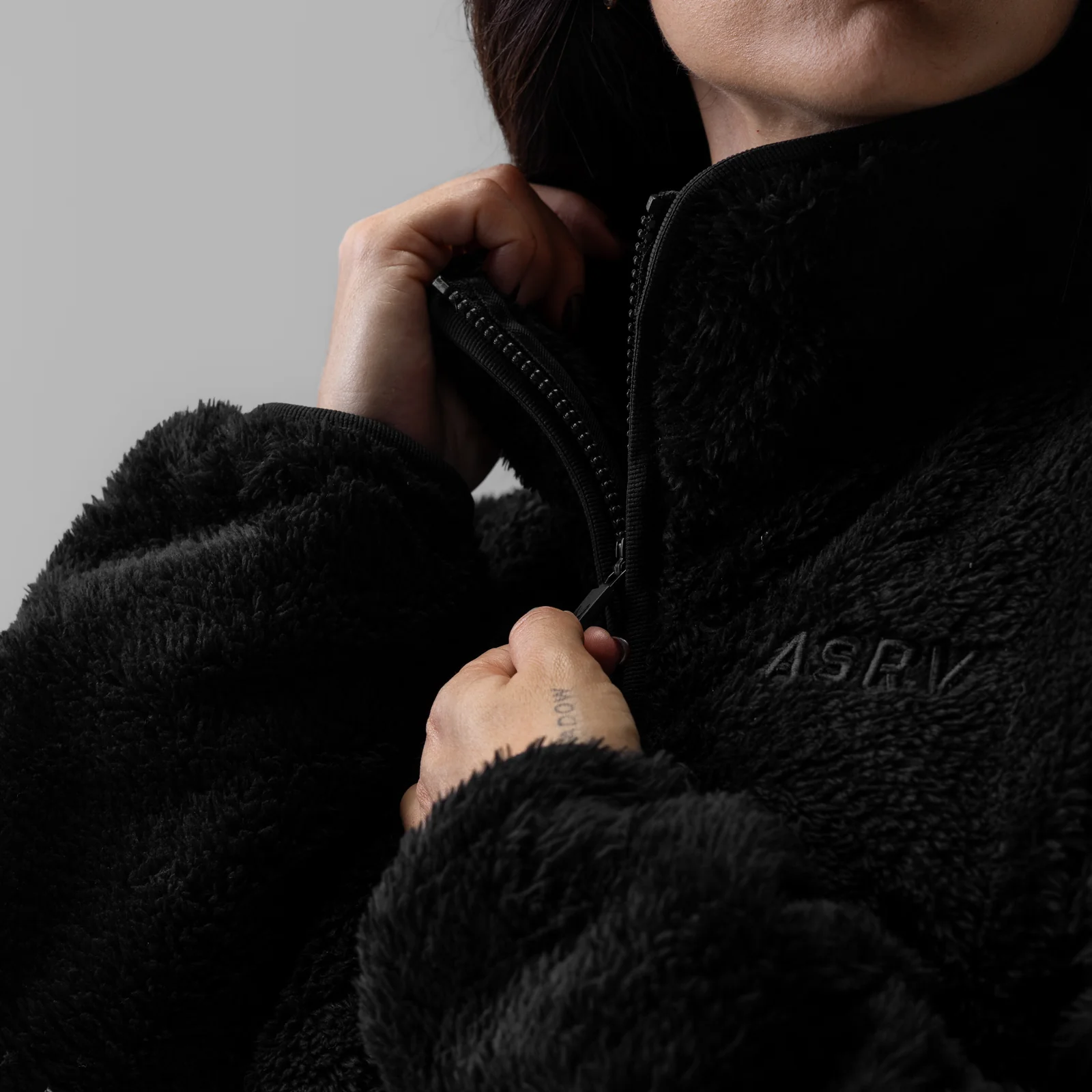 1007. Women's Sherpa Recovery 1/2 Zip - Black/White - Image 4