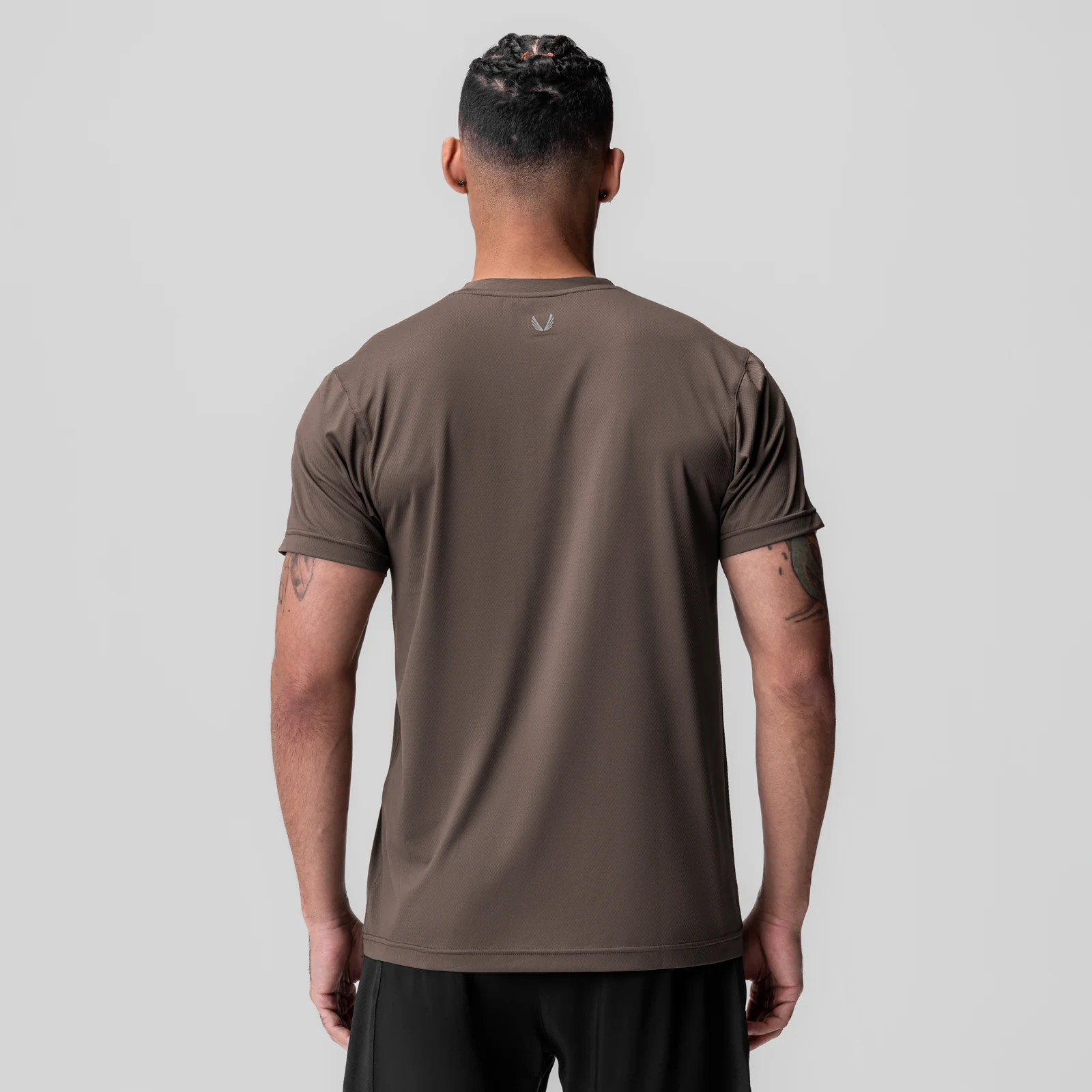 1015. AeroSilver® Essential Tee - Deep Taupe - Image 2