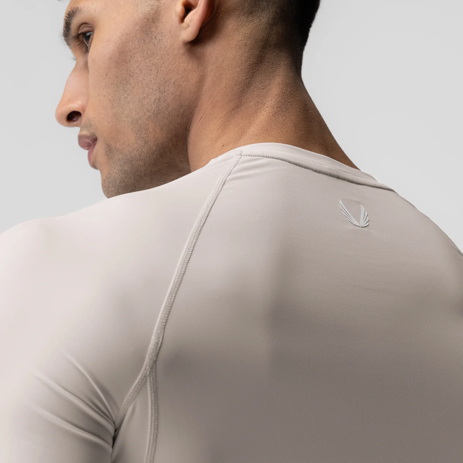 1027. WarpFlexx-Lite® Half-Sleeve Baselayer - Chai - Image 5