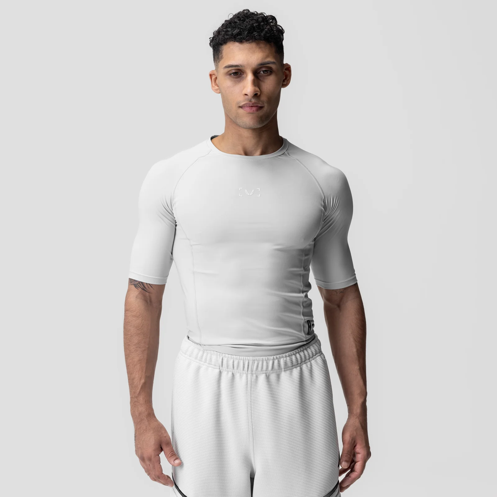 1027. WarpFlexx-Lite® Half-Sleeve Baselayer - Light Grey - Image 2