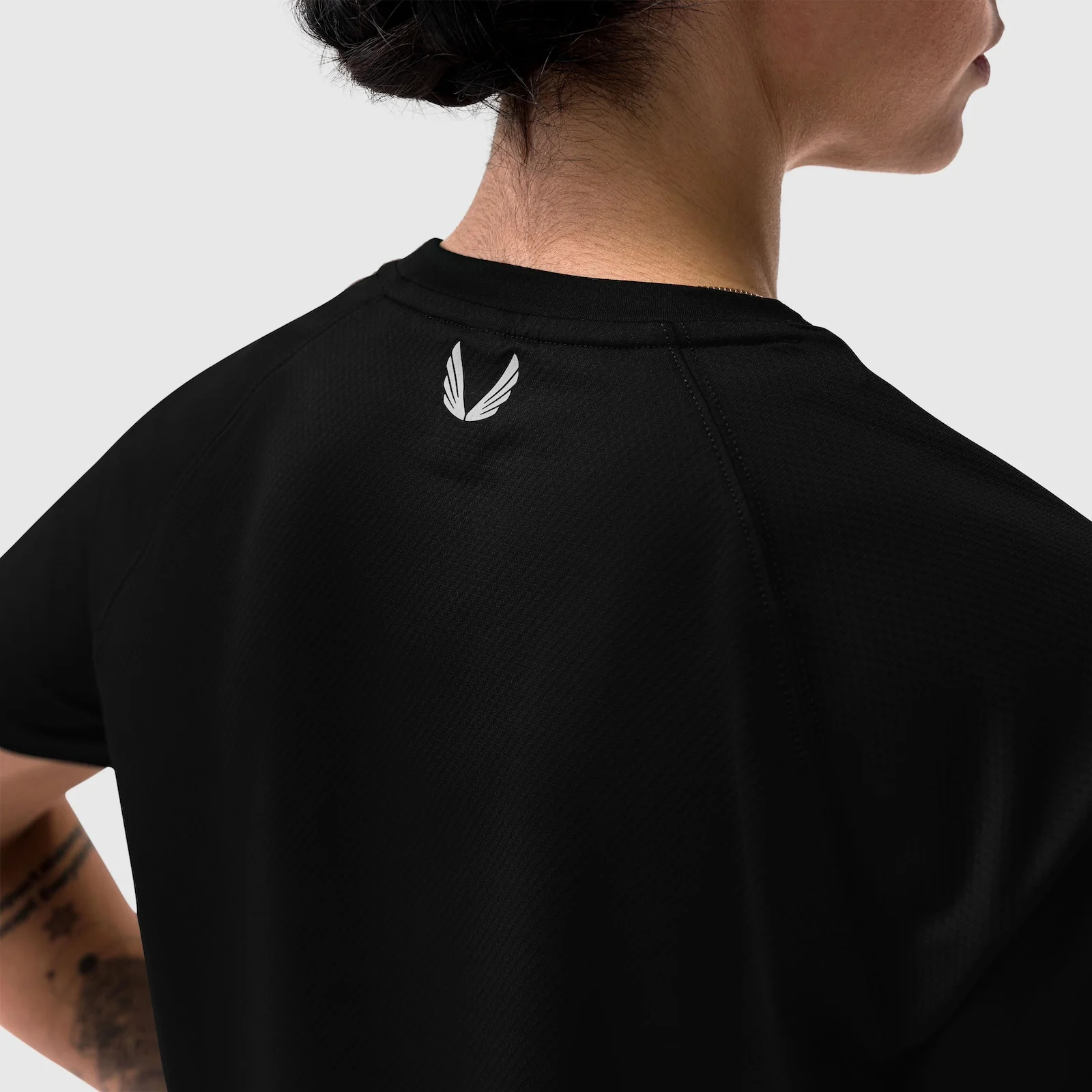 W018. AeroSilver® Cropped Tee - Black - Image 12