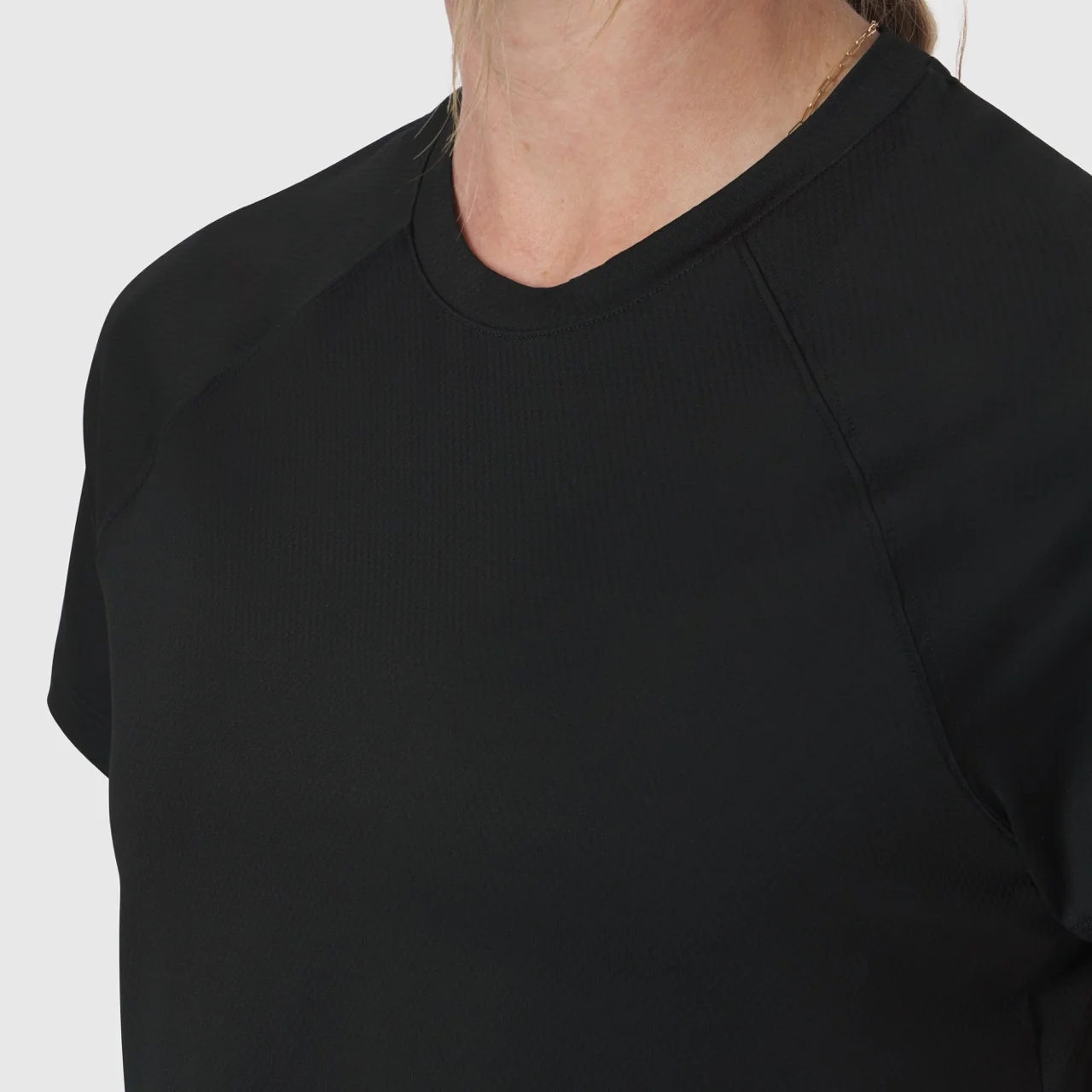 W018. AeroSilver® Cropped Tee - Black - Image 3