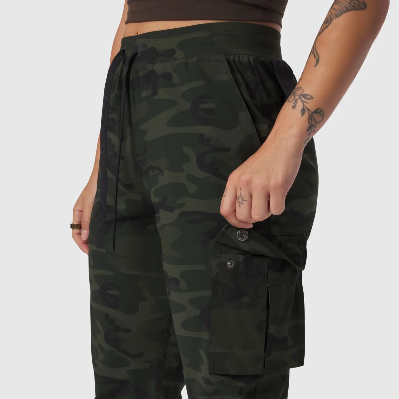 W032. Tetra-Lite® Cargo High Rib Jogger - Dark Camo - Image 4