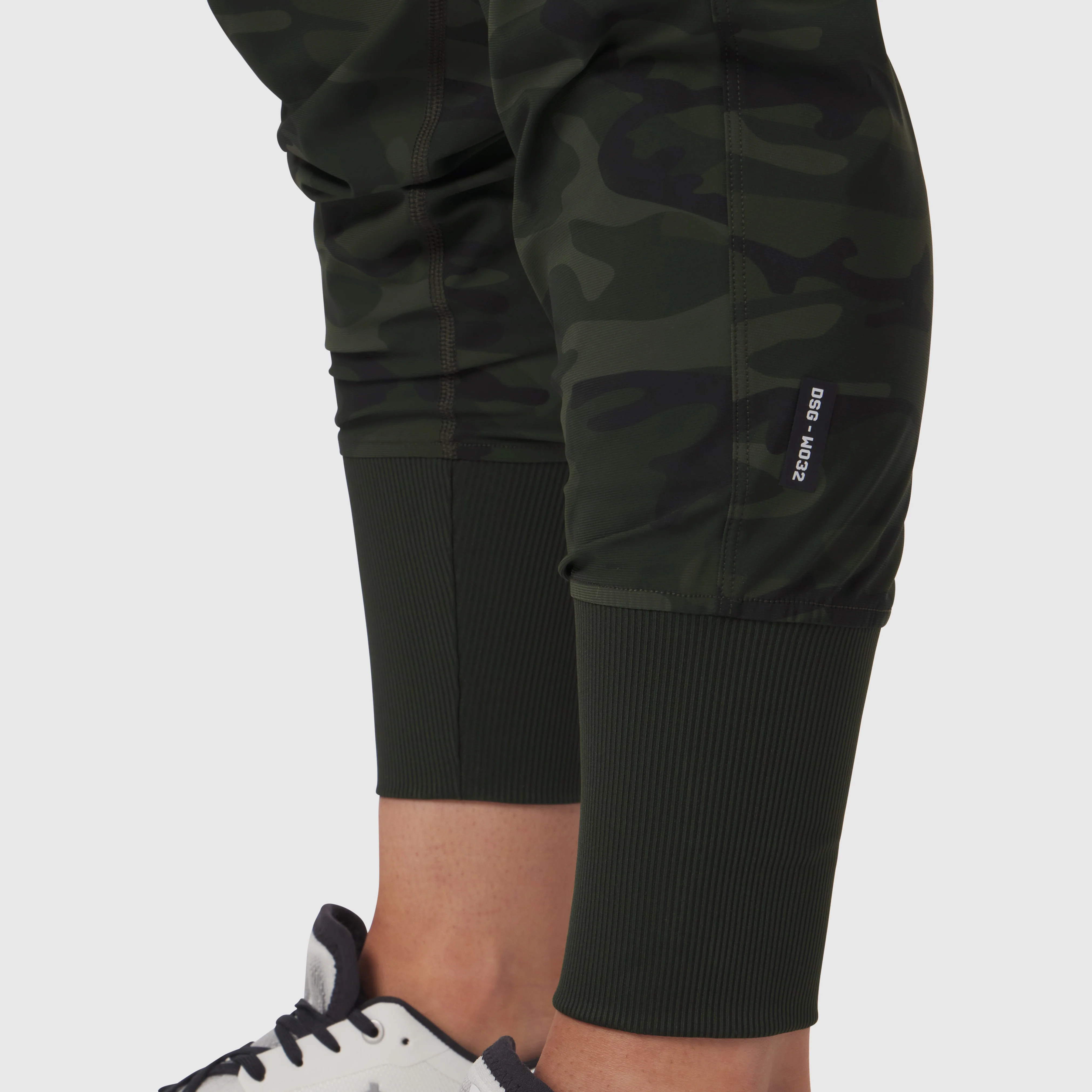 W032. Tetra-Lite® Cargo High Rib Jogger - Dark Camo - Image 7
