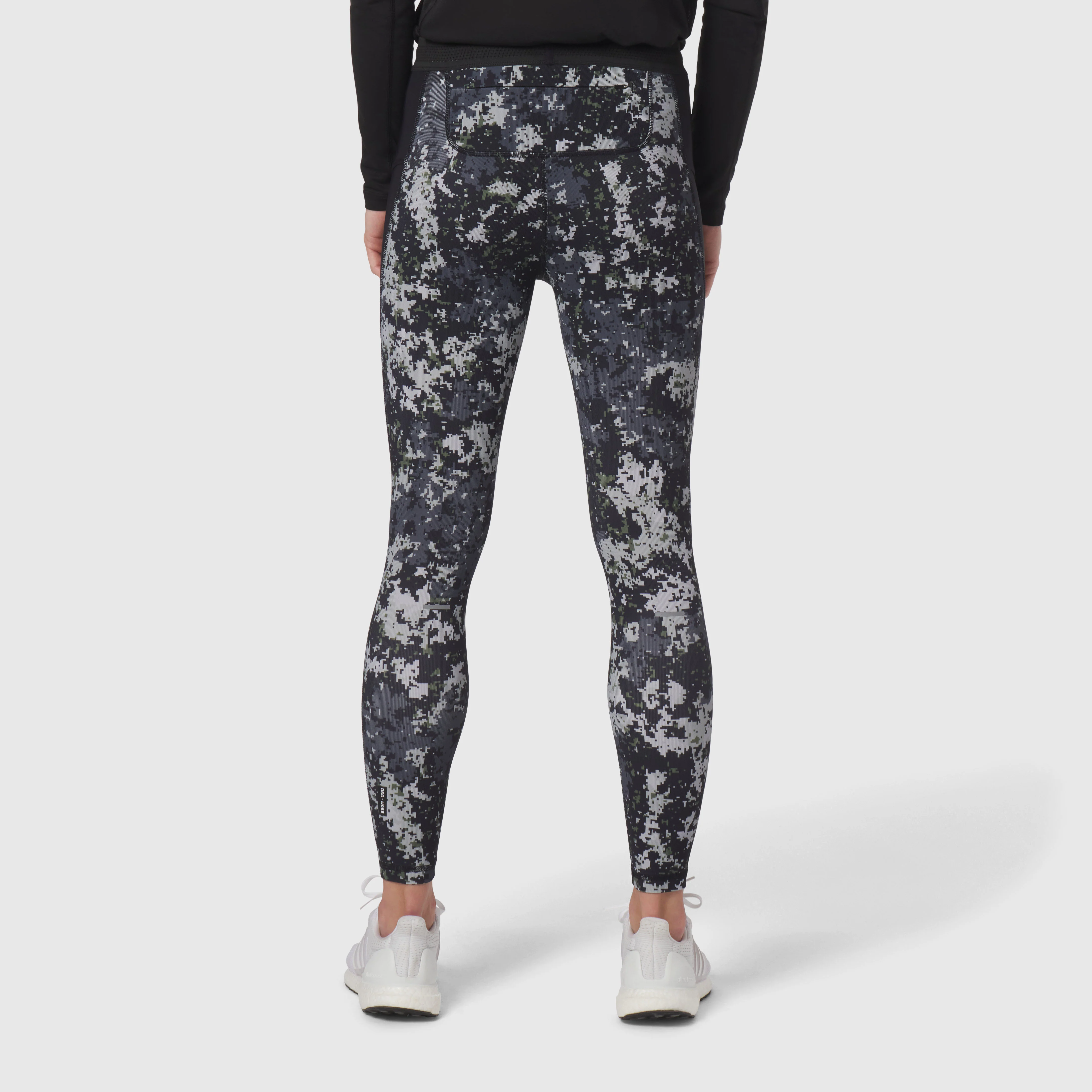 W055. Lycra® Ribbed Running Tight - Pixel Camo - Image 3