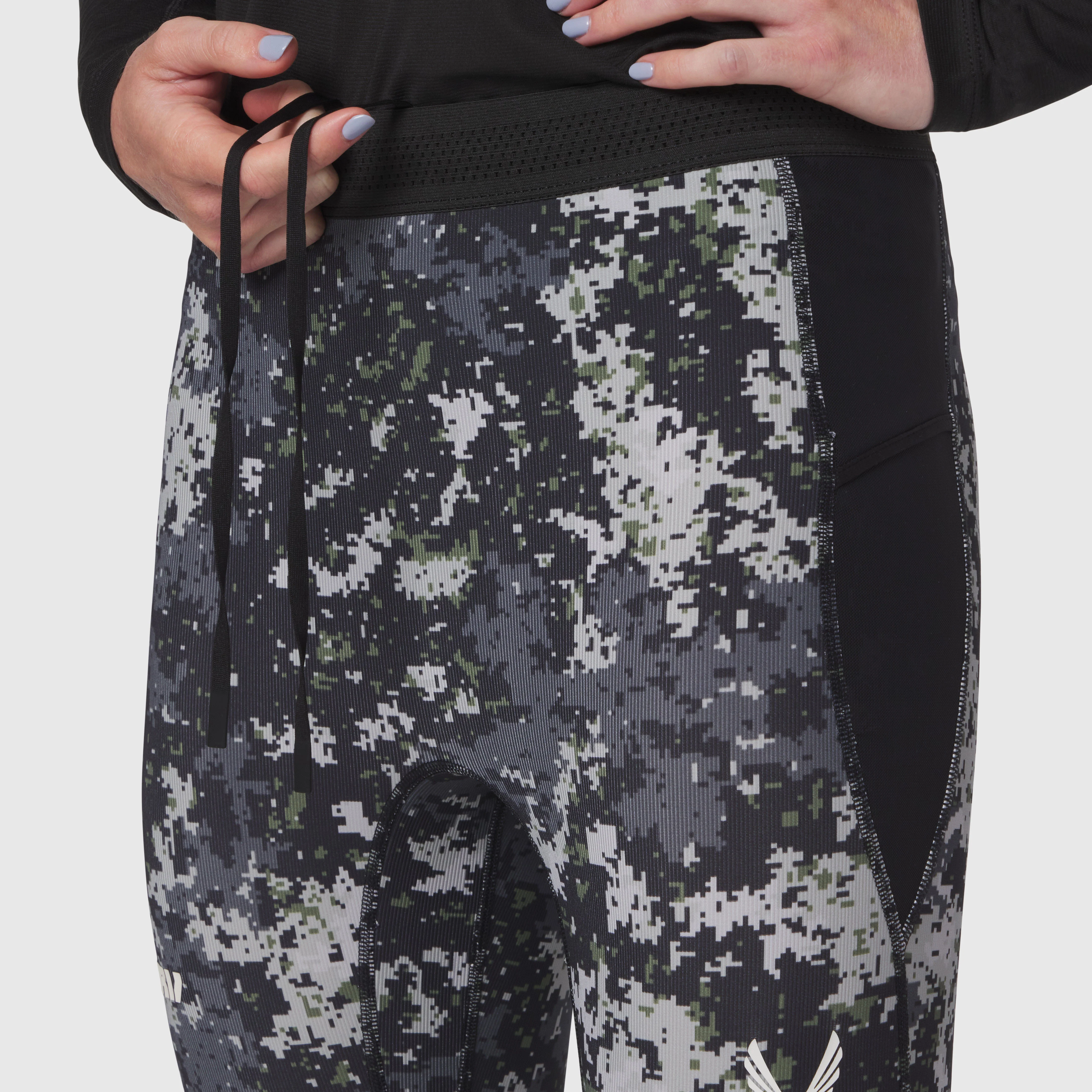 W055. Lycra® Ribbed Running Tight - Pixel Camo - Image 4