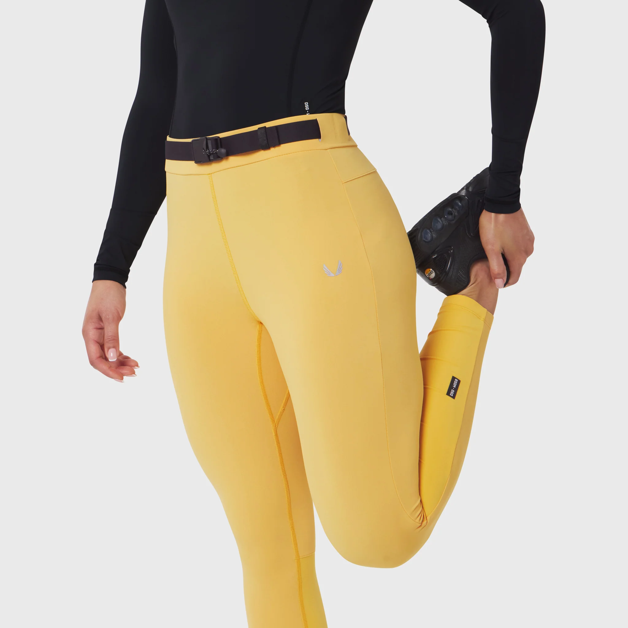 W059. Hybrid Belt-Pack Run Legging - Amber - Image 7