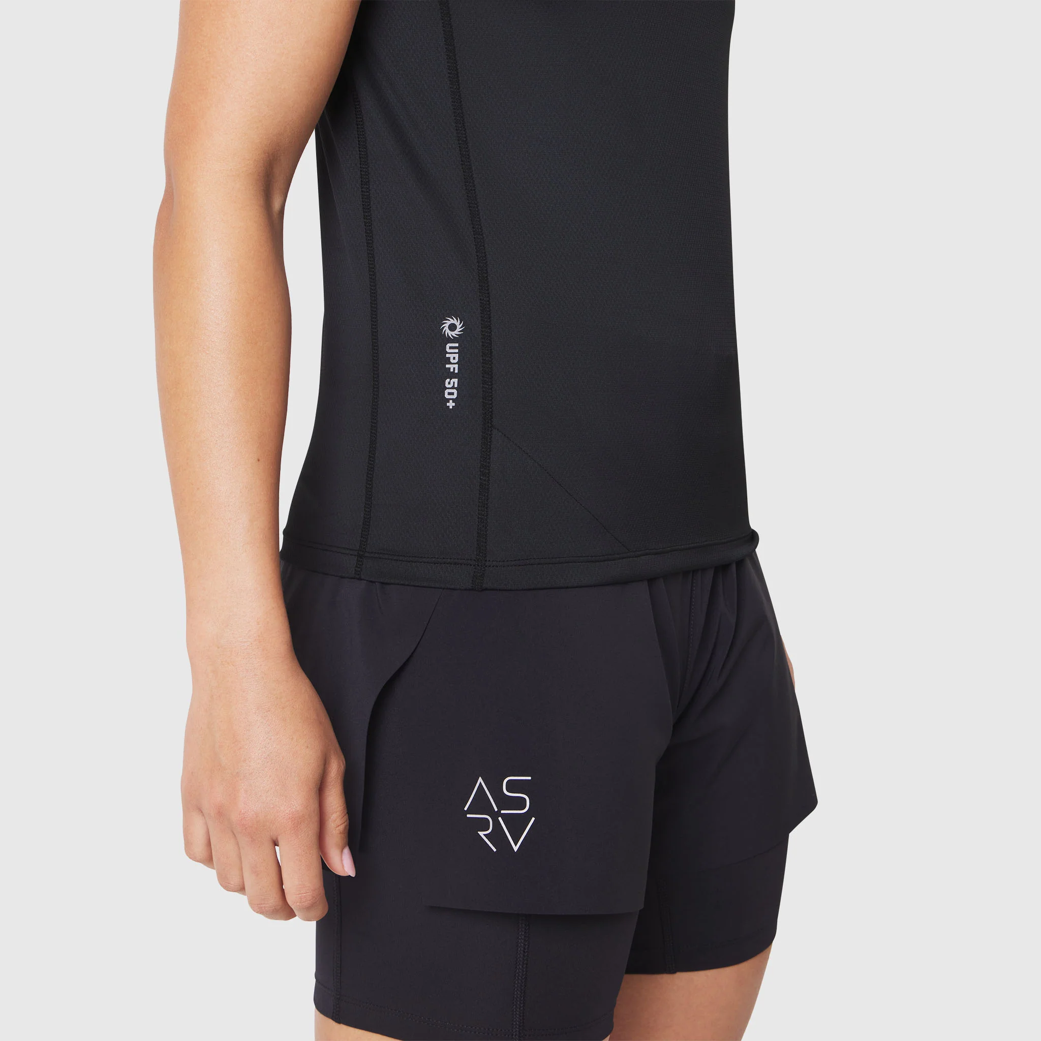 W086. AEROSILVER® UPF50+ Run Tee - Black - Image 5