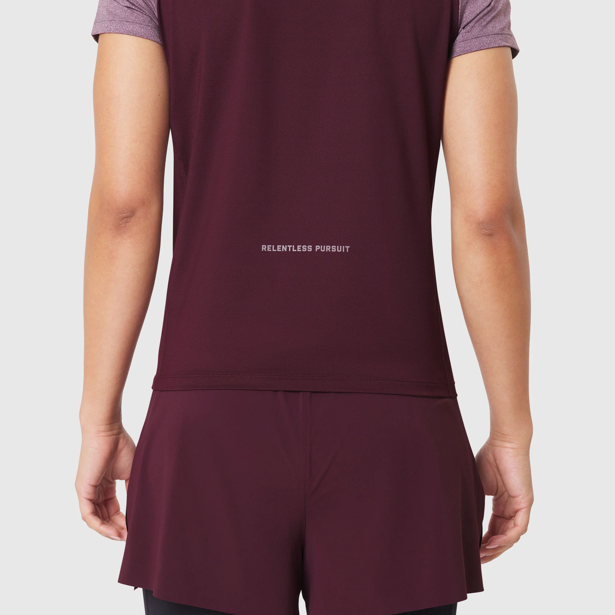 W086. AEROSILVER® UPF50+ Run Tee - Merlot - Image 4