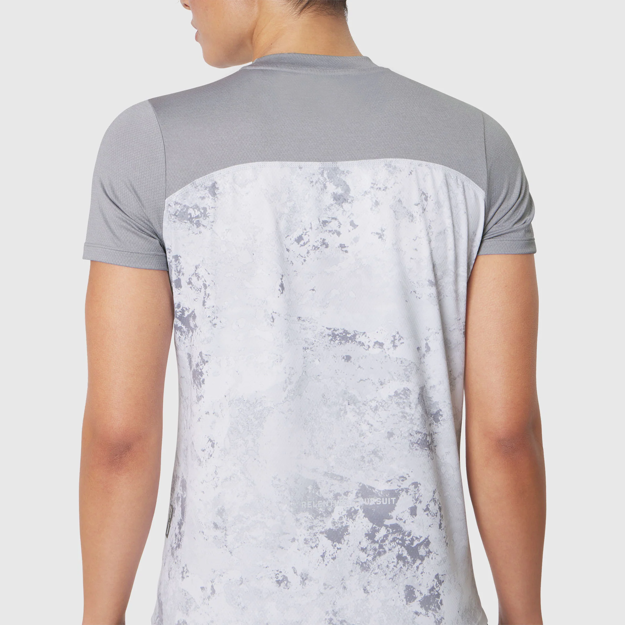 W086. AEROSILVER® UPF50+ Run Tee - Sedona Snow Camo - Image 5