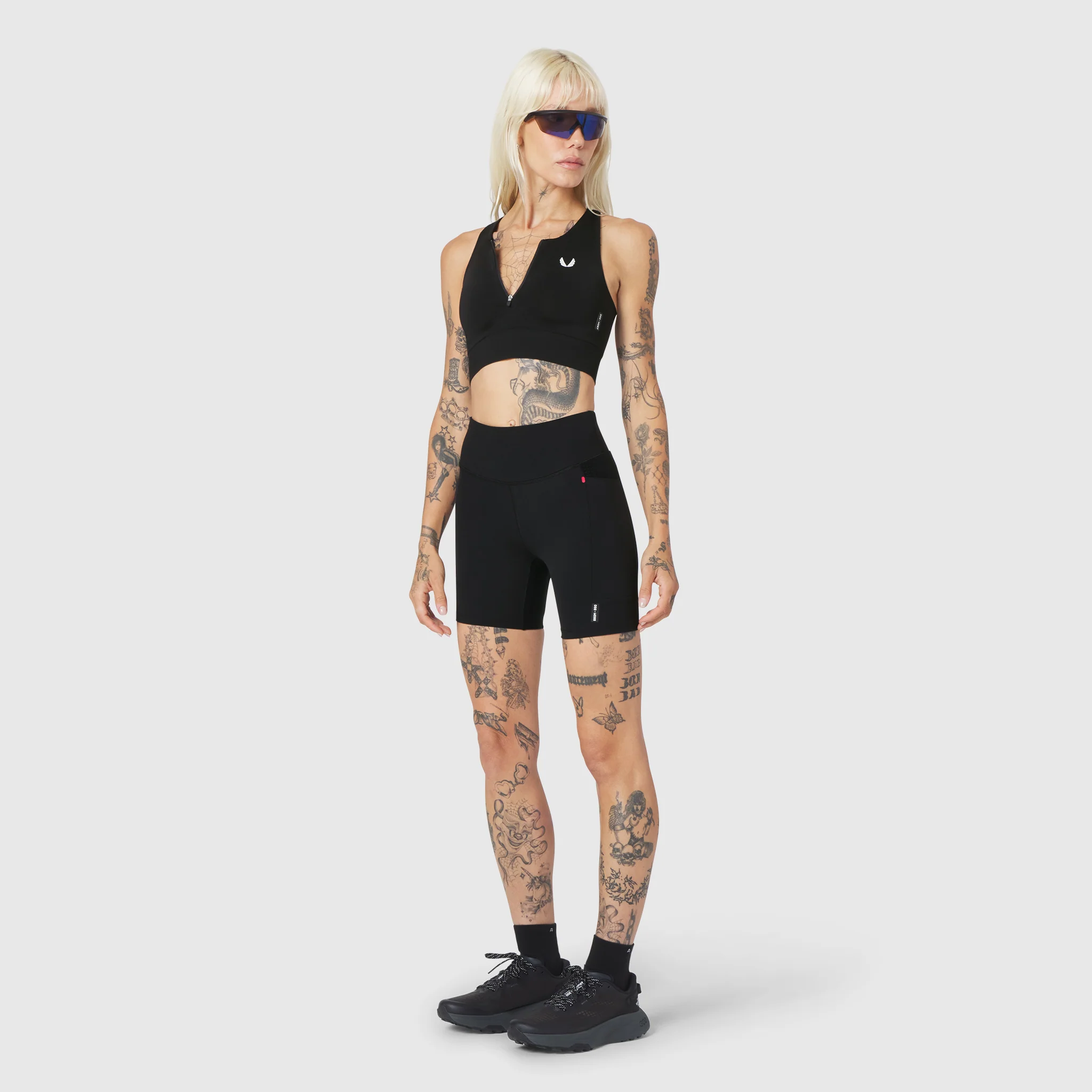 W097. LYCRA® ADAPTIV Seamless Zip Bra - Black - Image 3