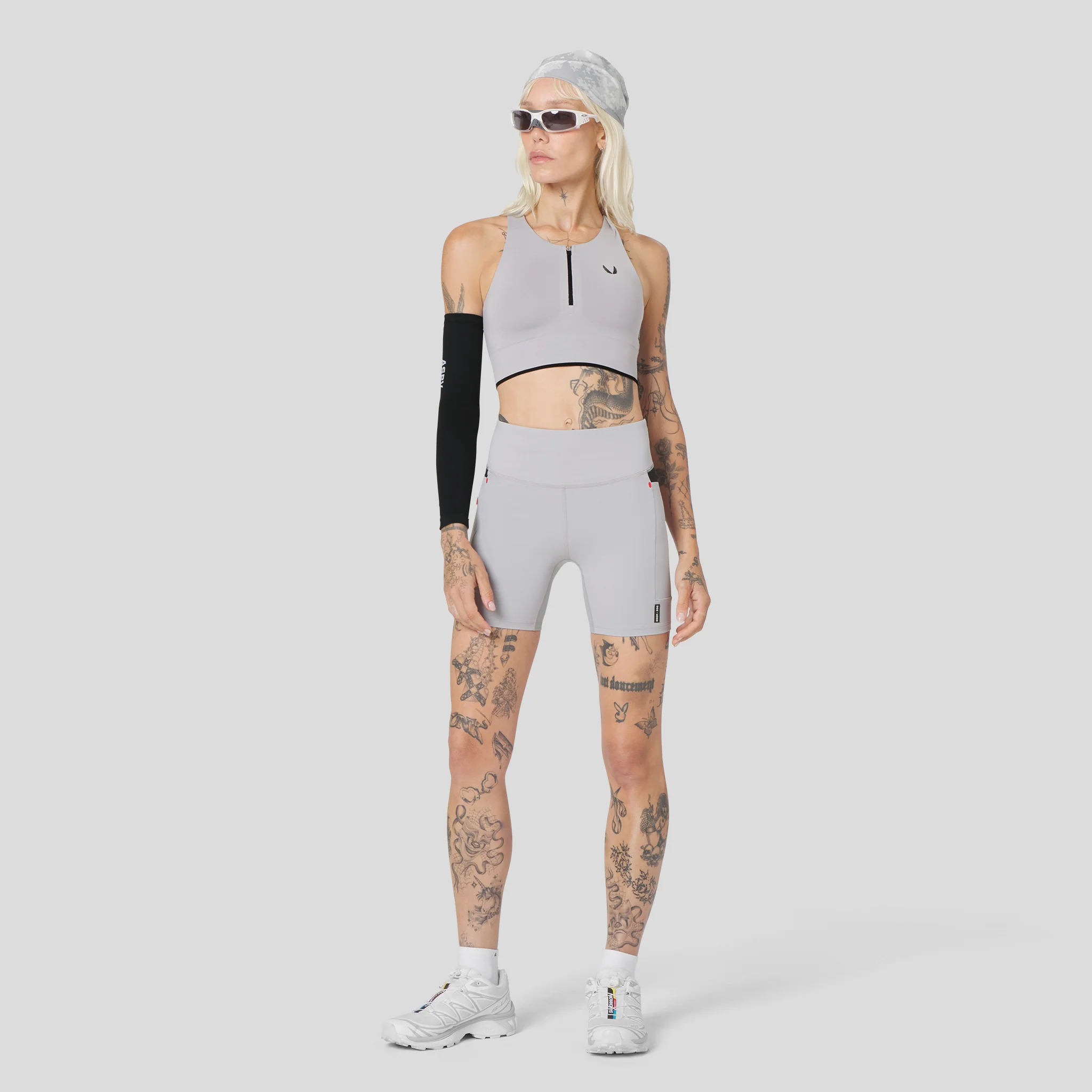 W097. LYCRA® ADAPTIV Seamless Zip Bra - Slate Grey - Image 4