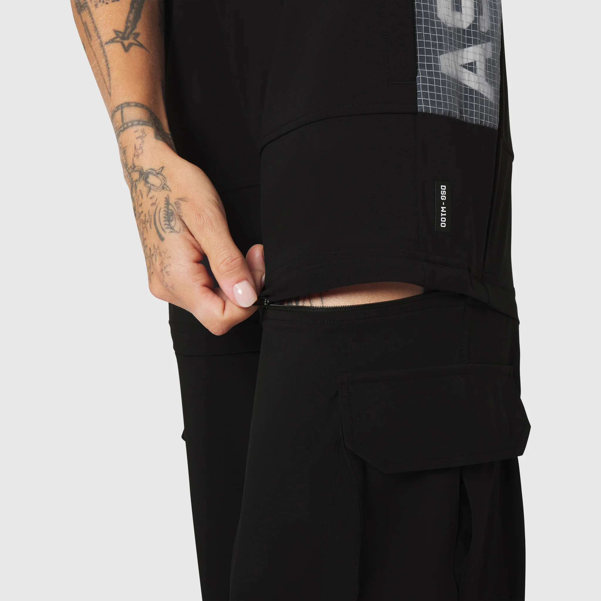 W100. 2-in-1 Convertible Pant - Black - Image 4